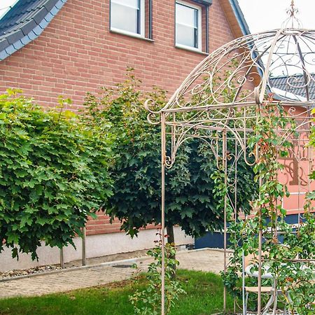 3 Bedroom Beautiful Home In Нойбранденбург Екстериор снимка